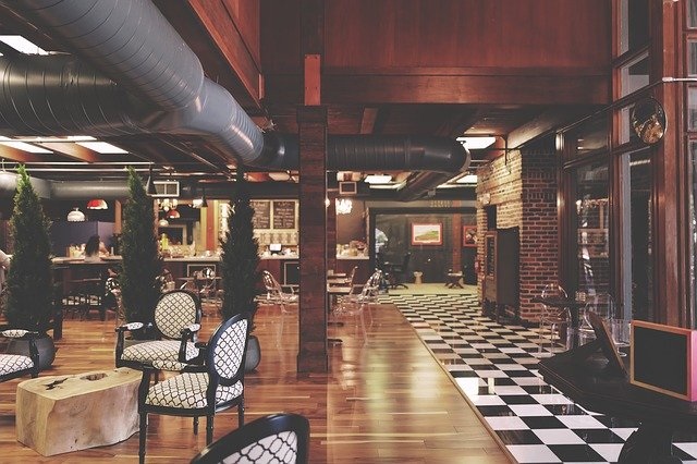 Quais são os layouts dos móveis do hotel resort villa?