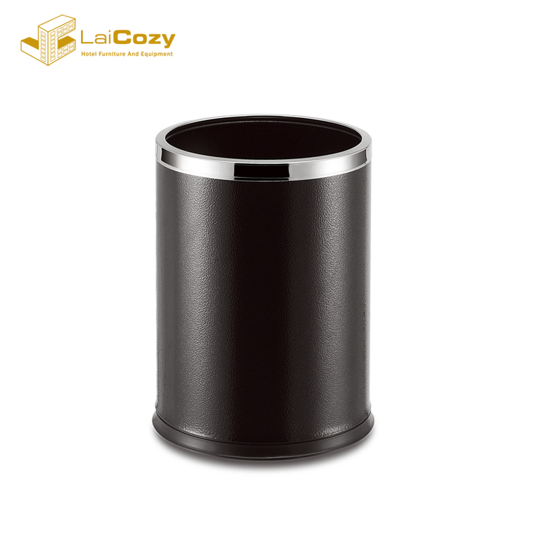 Round leather indoor dustbins Lixeiras internas de couro para quartos de hóspedes