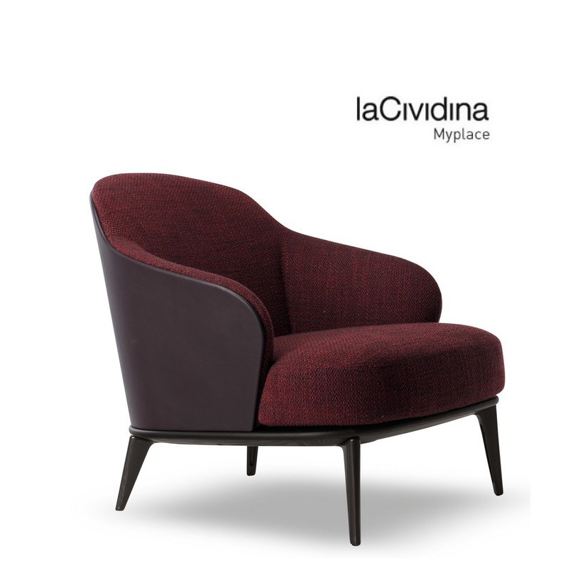 Sof&aacute; lounge do lobby de hotel de estilo moderno