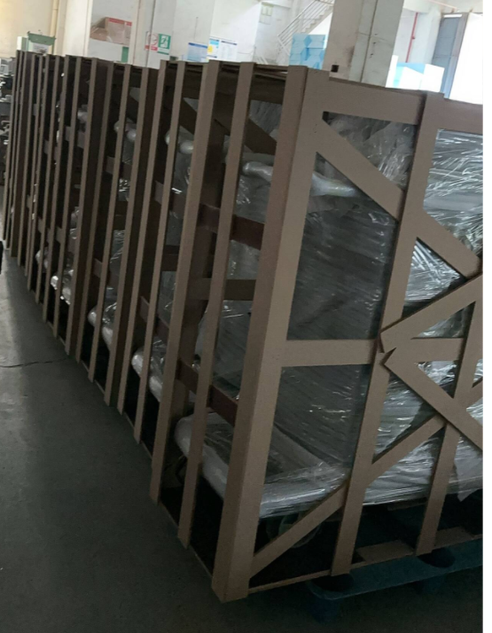 Embalagem para o carrinho de limpeza de quartos de hotel